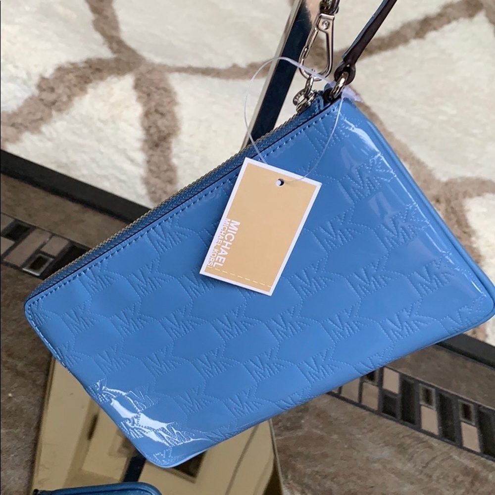 MICHAEL KORS JET SET ITEM LG GUSSET WRISTLET - Picture 4 of 16